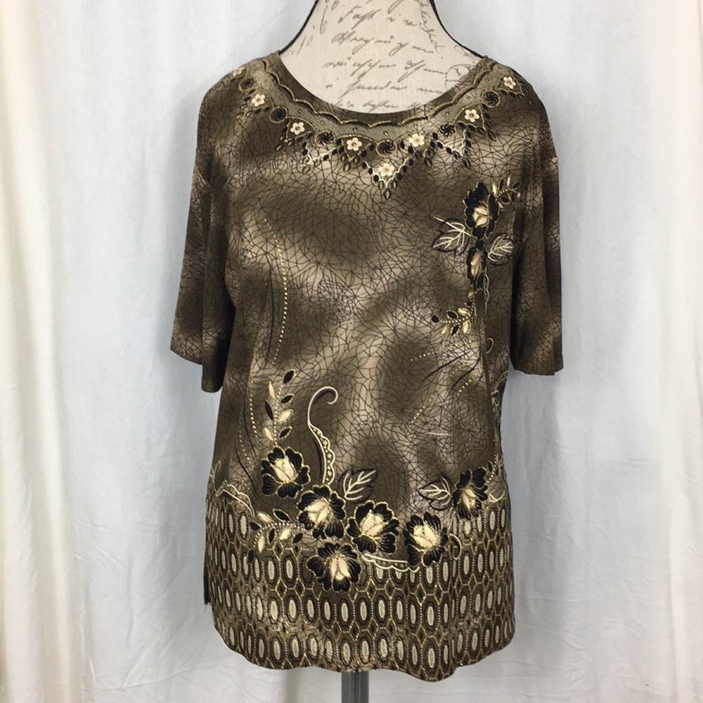 Very pretty blouse with multi design